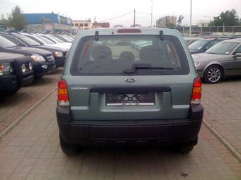 2005 Ford Escape Photos