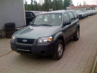 2005 Ford Escape Images