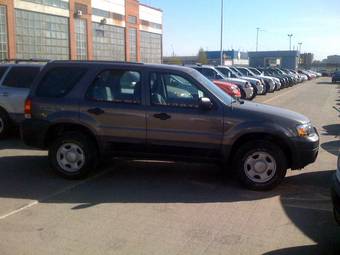 2005 Ford Escape Photos
