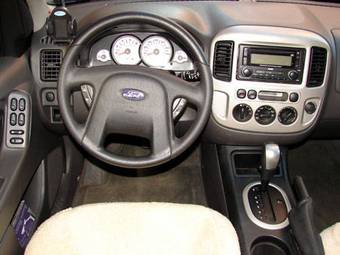 2005 Ford Escape Photos