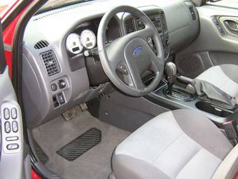 2005 Ford Escape Pics