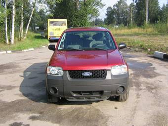 2005 Ford Escape Photos