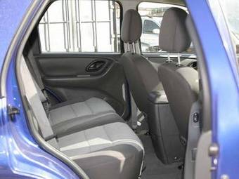 2005 Ford Escape Images