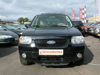 2005 Ford Escape Photos