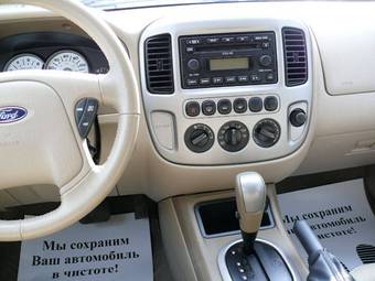 2005 Ford Escape Images