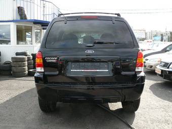 2005 Ford Escape Photos