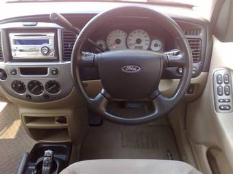 2005 Ford Escape Photos