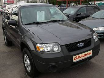 2005 Ford Escape Photos