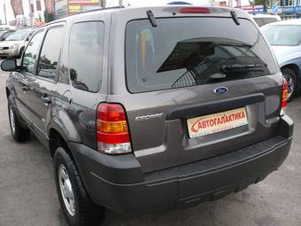 2005 Ford Escape Photos
