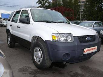 2005 Ford Escape Pictures