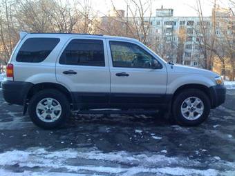 2005 Ford Escape Photos