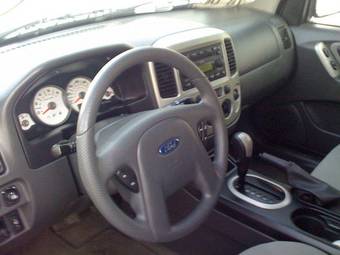 2005 Ford Escape Pictures