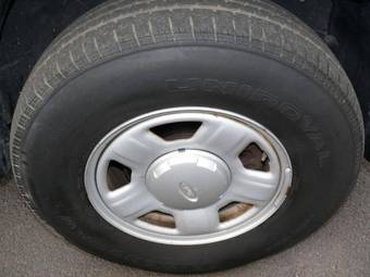 2005 Ford Escape Images
