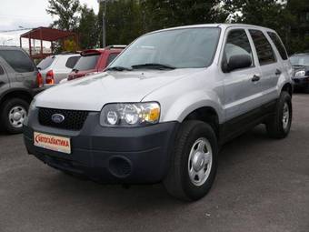2005 Ford Escape Photos