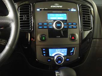 2009 Ford Escape Photos