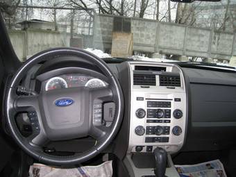 2010 Ford Escape Pictures