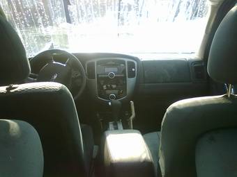 2010 Ford Escape Pics