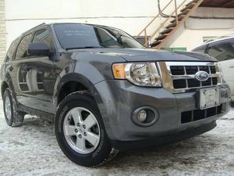 2010 Ford Escape Photos