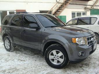 2010 Ford Escape Pictures