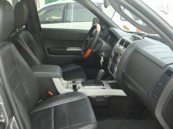 2010 Ford Escape Pics