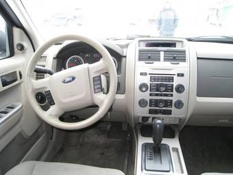 2010 Ford Escape Pics