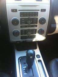 2010 Ford Escape Pics