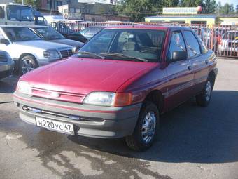 1991 Ford Escort Photos