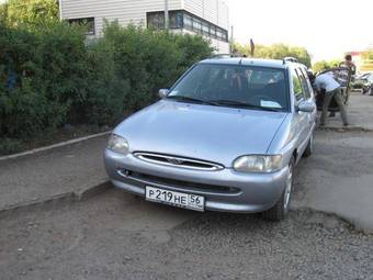 1995 Ford Escort Photos