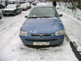 1997 Ford Escort Photos