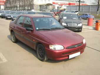 1997 Ford Escort Pictures