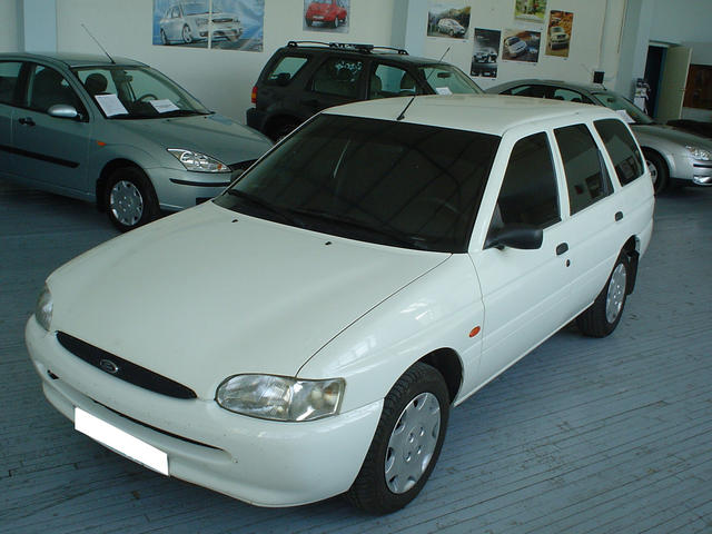 Ford escort 2000