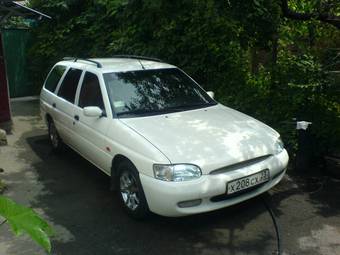 2000 Ford Escort