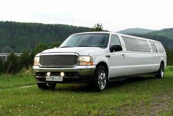 2004 Ford Excursion Photos