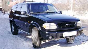 2000 Ford Explorer Pics