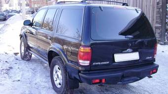 2000 Ford Explorer Pictures