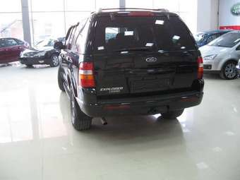 2003 Ford Explorer Pictures