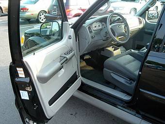 2003 Ford Explorer Pictures
