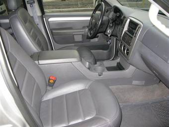 2003 Ford Explorer Pictures