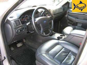 2004 Ford Explorer Pictures