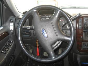 2004 Ford Explorer Pictures