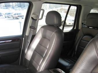 2004 Ford Explorer Images