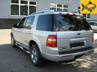 2004 Ford Explorer Photos