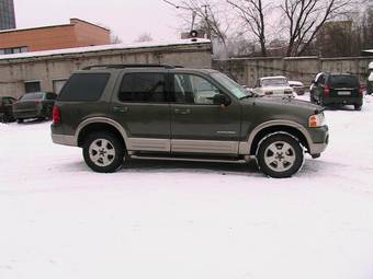 2004 Ford Explorer Photos