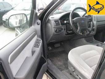 2004 Ford Explorer Photos