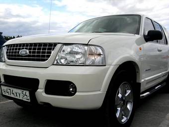 2004 Ford Explorer Photos