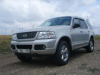 2004 Ford Explorer Photos