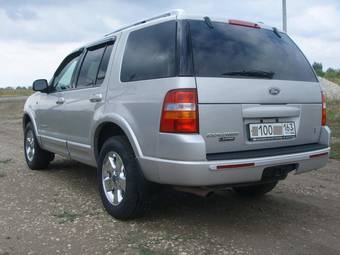 2004 Ford Explorer Photos