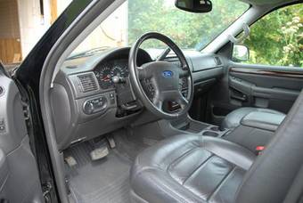 2004 Ford Explorer Photos