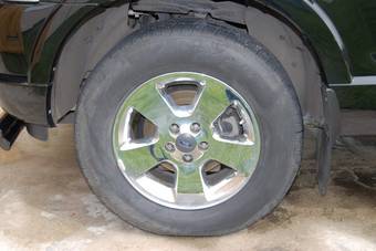2004 Ford Explorer Images