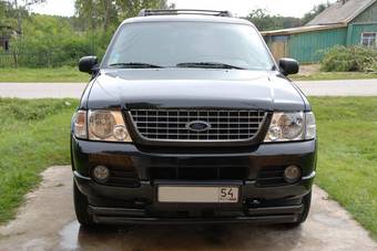 2004 Ford Explorer Pictures